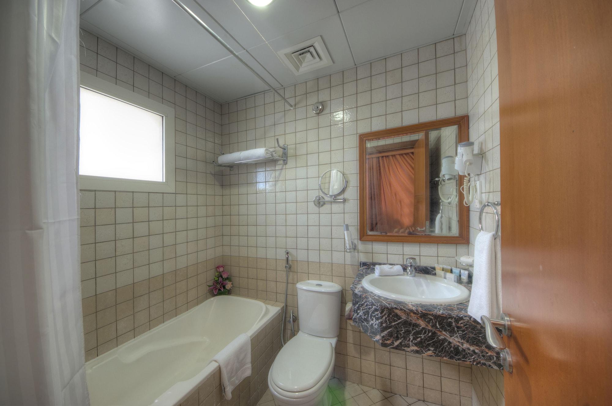 La Villa Najd Hotel Apartments Дубай Екстериор снимка
